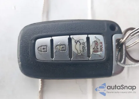 2012 Hyundai Genesis 4.6 z USA, uszkodzony, nr VIN KMHGC4DF4CU166929